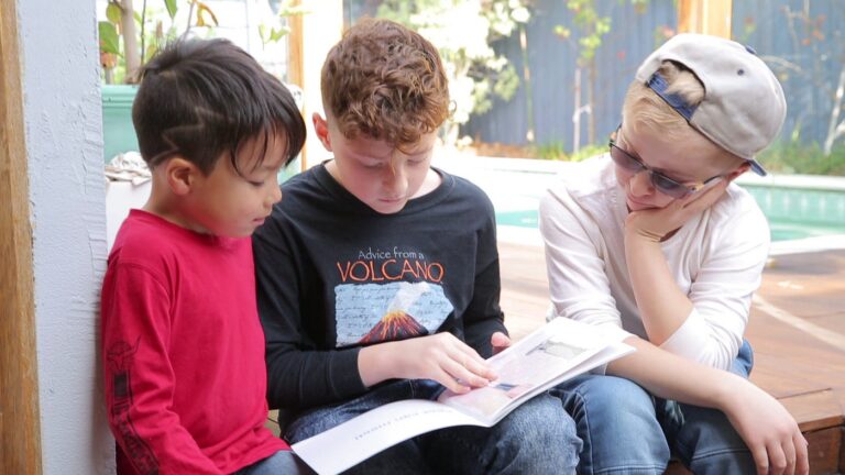 Using Character Voices To Improve Reading With English Speech And Drama